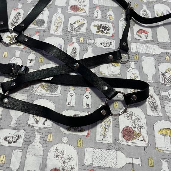 Heart body harness accessory - Picture 4 of 6